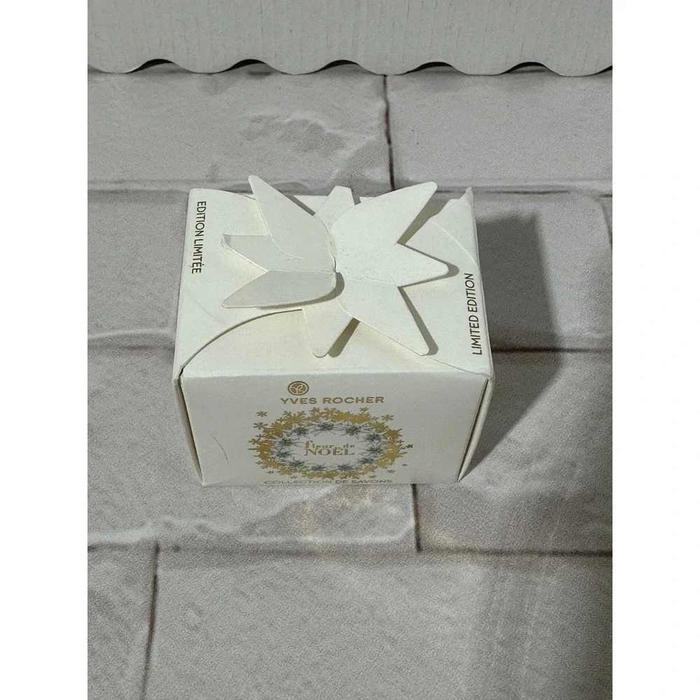 Yves Rocher Limited Edition Fleur de Noel Collection of‎ 3 Mini Soaps Gift Set